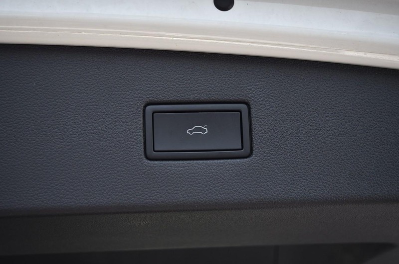 Volkswagen Tiguan Vehicle Image 28