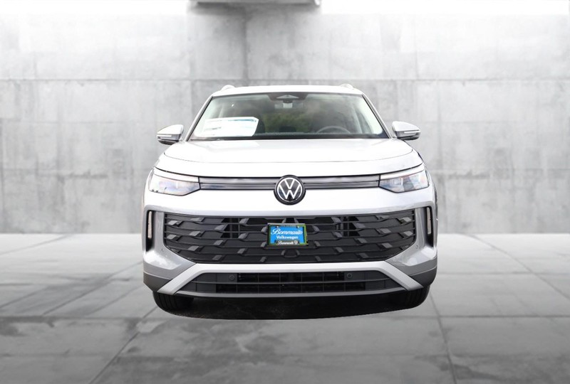 Volkswagen Tiguan Vehicle Image 04