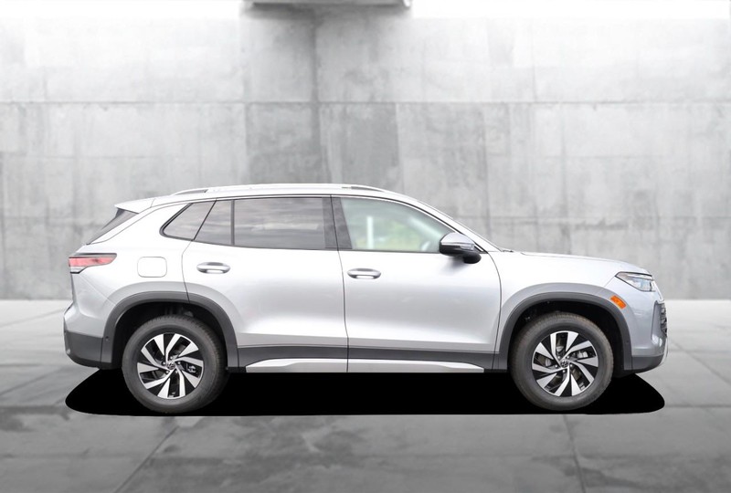 Volkswagen Tiguan Vehicle Image 05