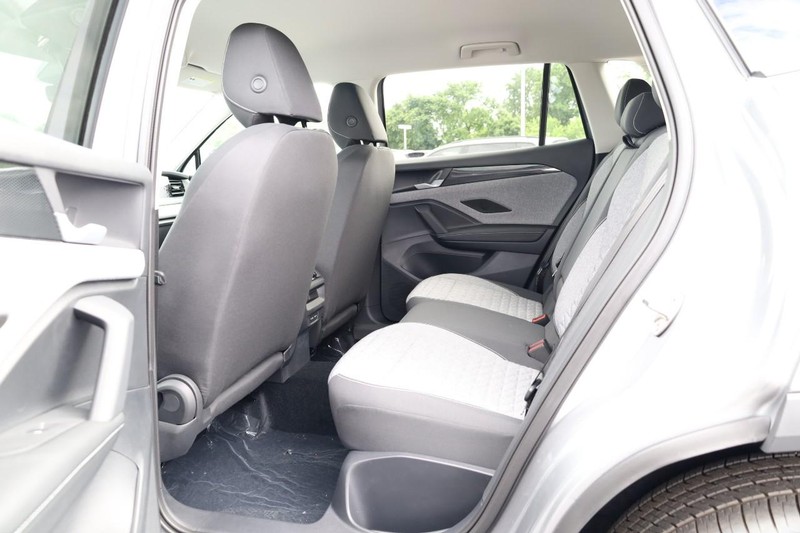 Volkswagen Tiguan Vehicle Image 22