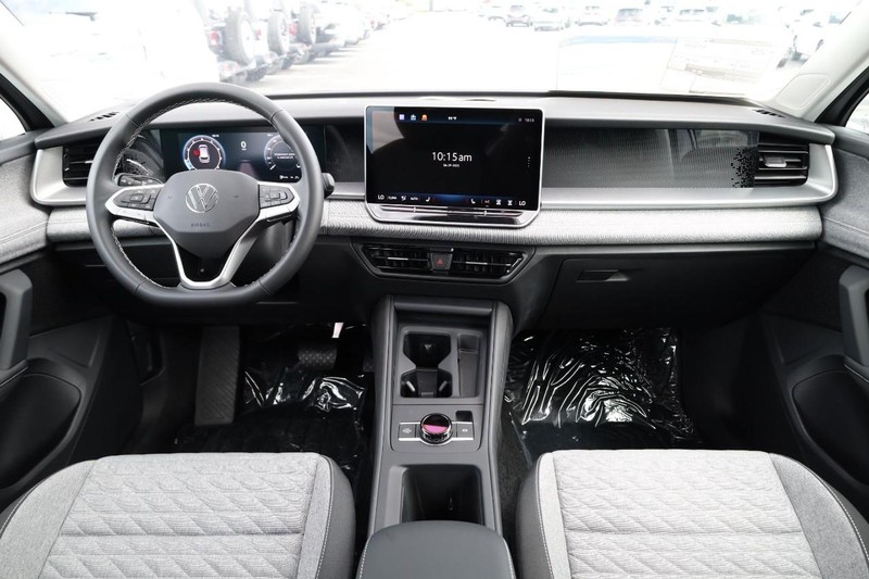 Volkswagen Tiguan Vehicle Image 24