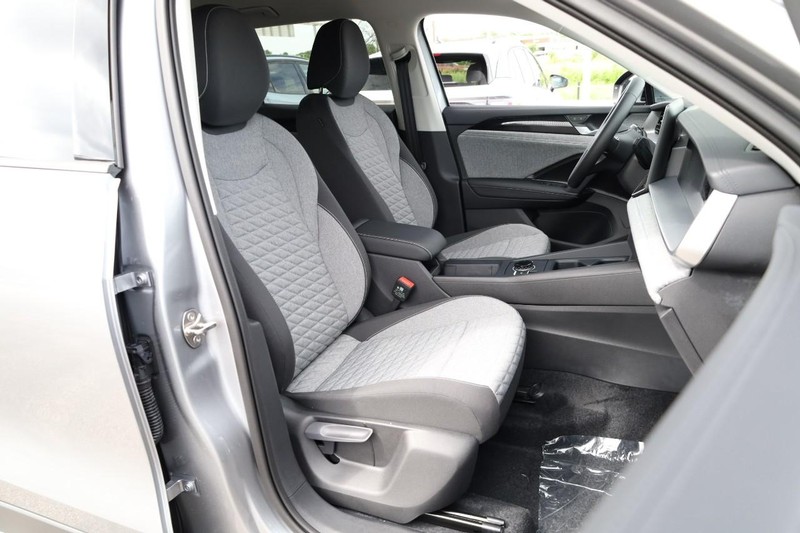 Volkswagen Tiguan Vehicle Image 26