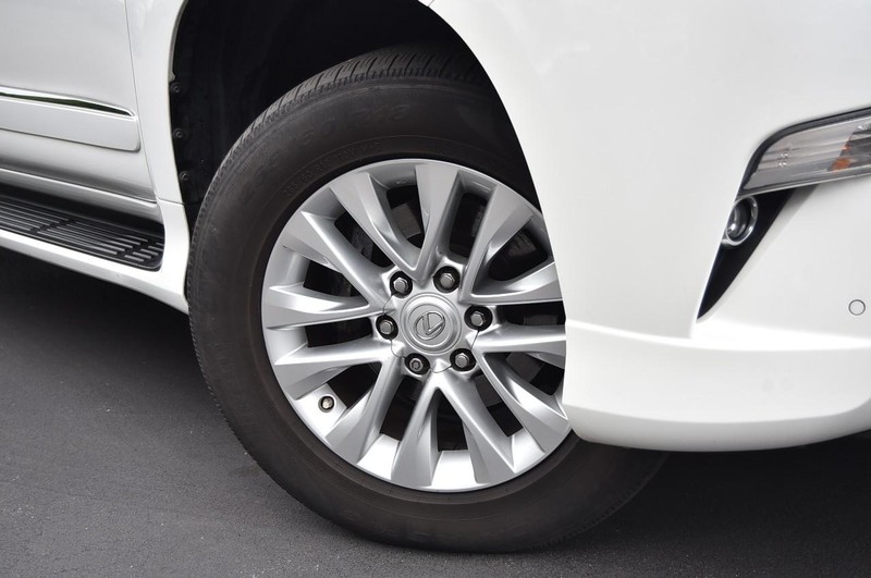 Lexus GX Vehicle Image 03