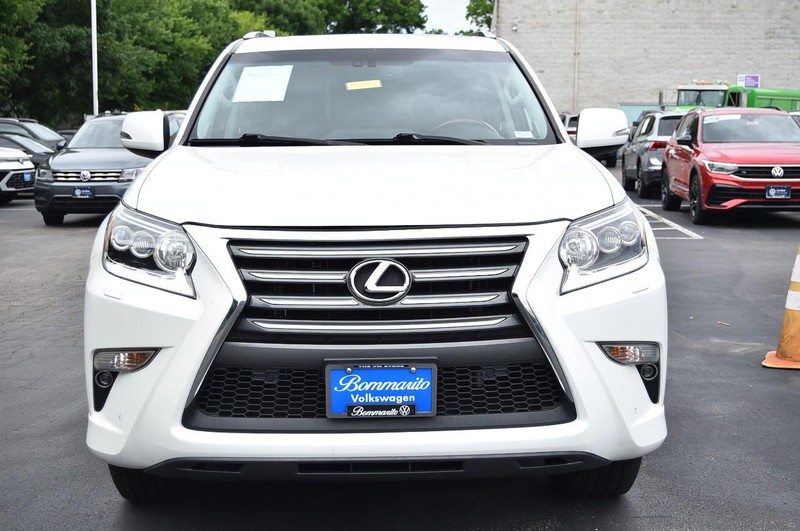 Lexus GX Vehicle Image 04