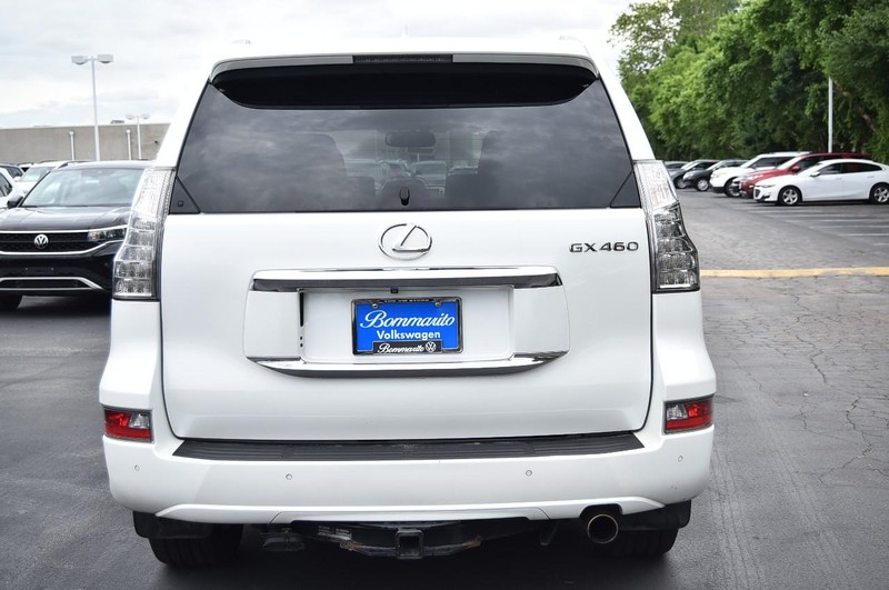 Lexus GX Vehicle Image 06