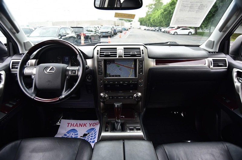 Lexus GX Vehicle Image 07