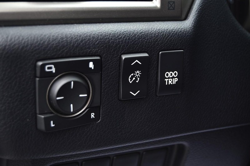 Lexus GX Vehicle Image 11