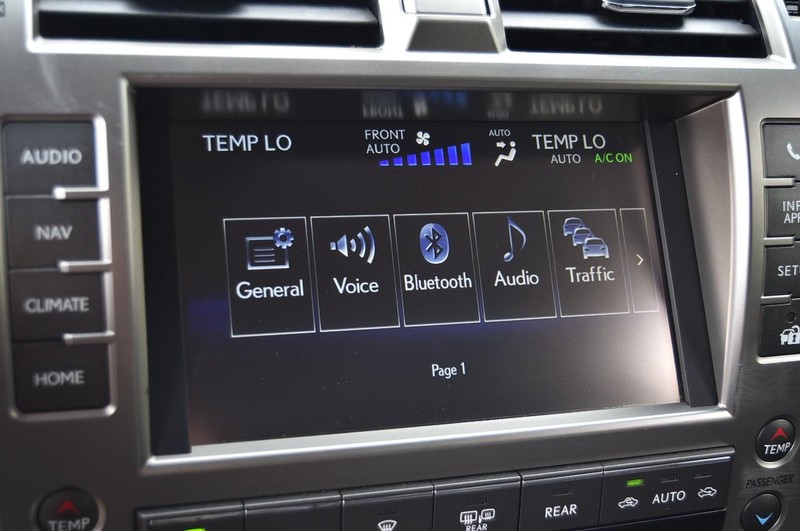 Lexus GX Vehicle Image 19