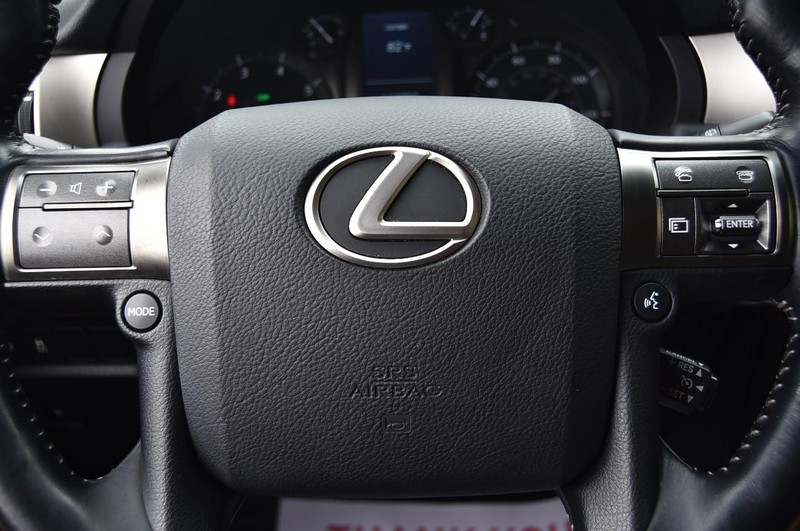 Lexus GX Vehicle Image 21