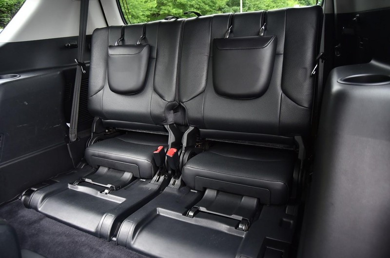 Lexus GX Vehicle Image 27