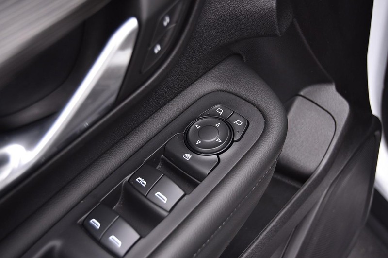 GMC Terrain Vehicle Image 08