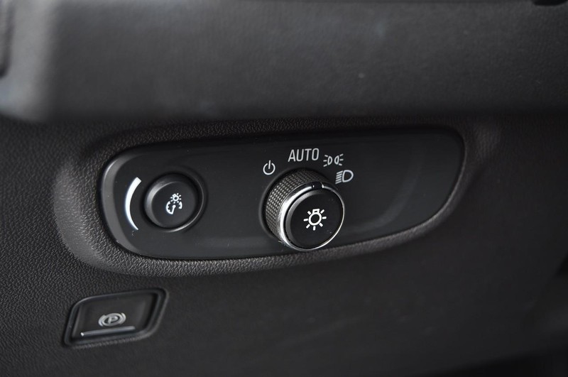 GMC Terrain Vehicle Image 09