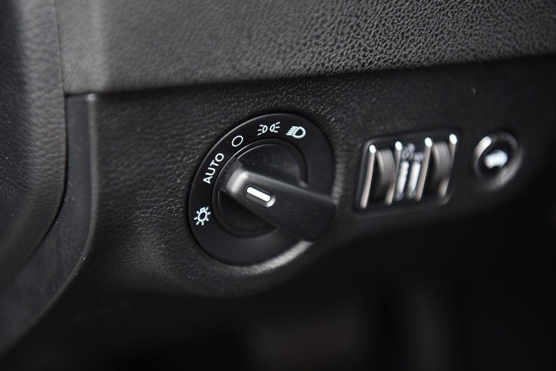 Dodge Charger Vehicle Image 11
