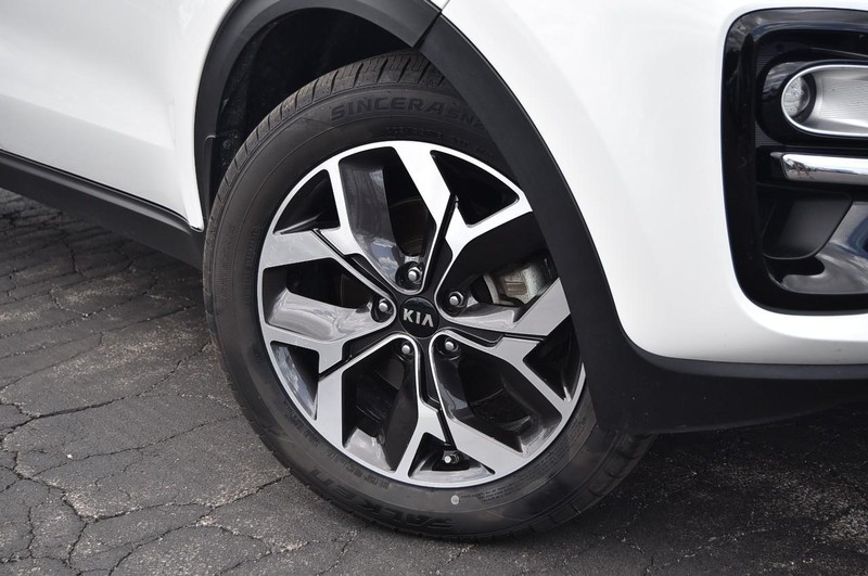 Kia Sportage Vehicle Image 03