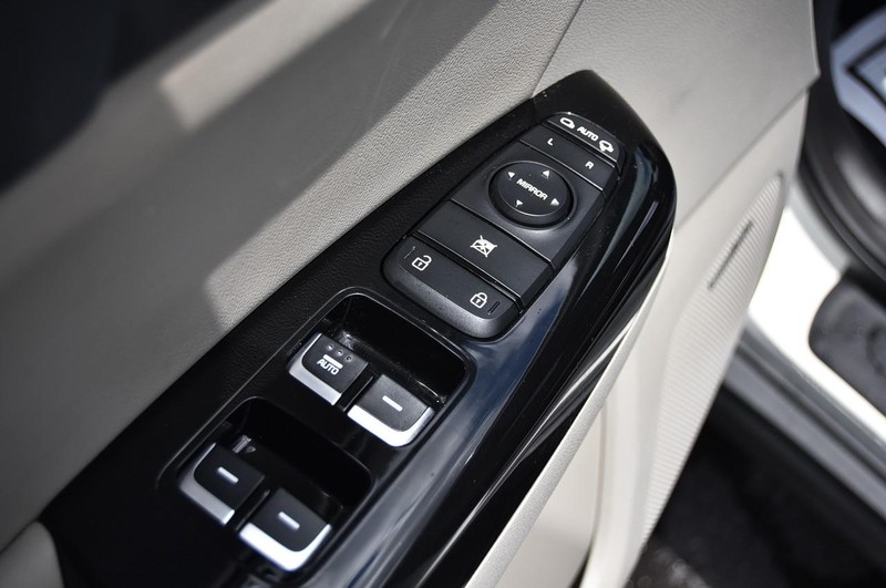 Kia Sportage Vehicle Image 08