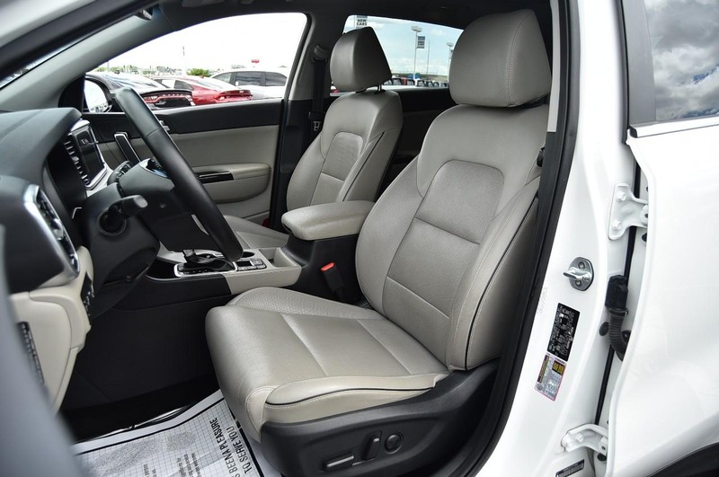 Kia Sportage Vehicle Image 21