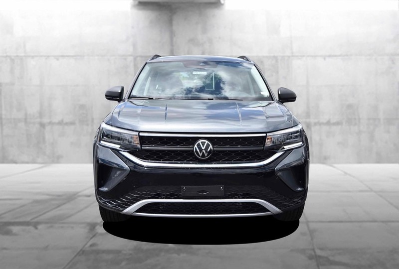 Volkswagen Taos Vehicle Image 04