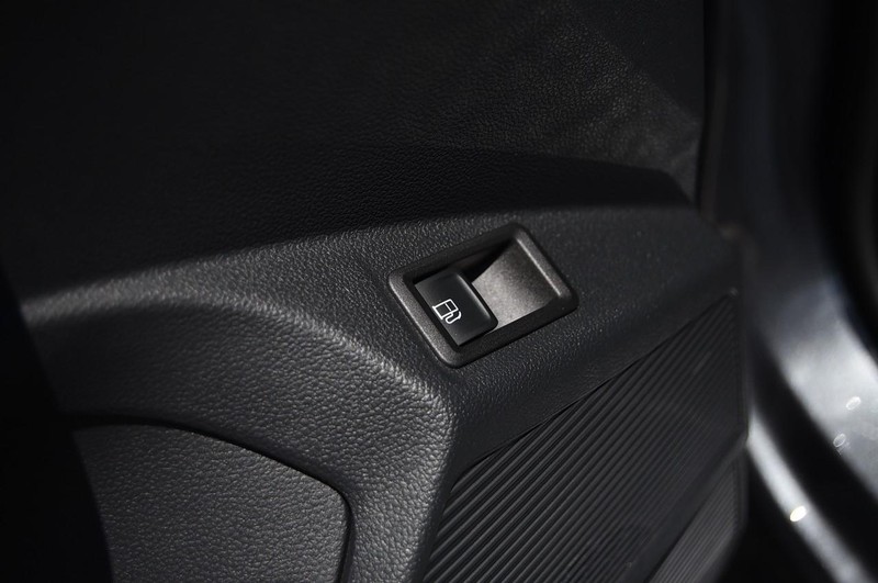 Volkswagen Taos Vehicle Image 09