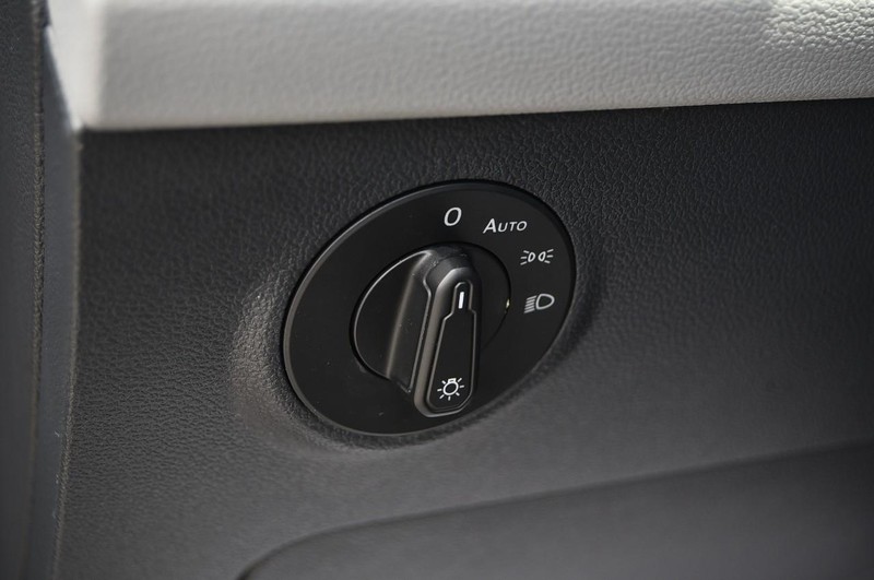 Volkswagen Taos Vehicle Image 11