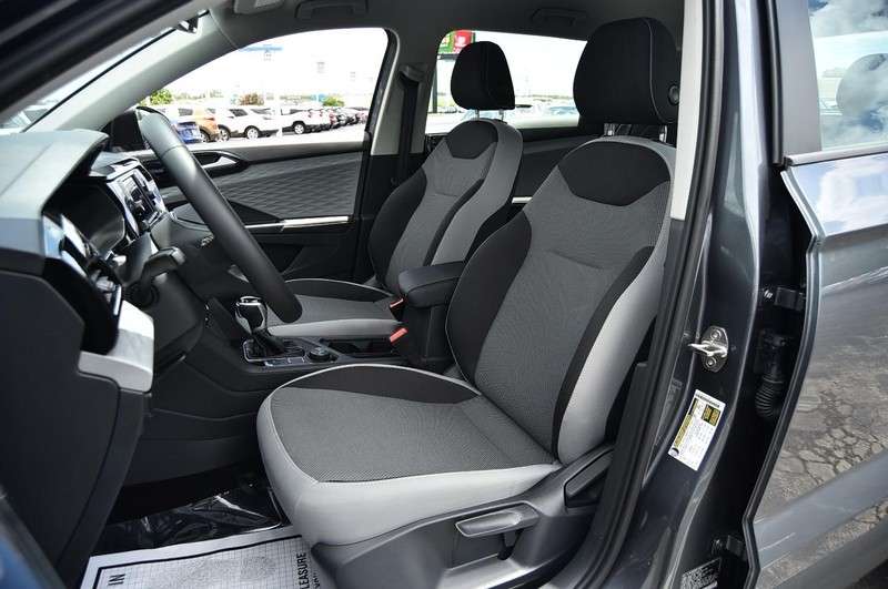 Volkswagen Taos Vehicle Image 21