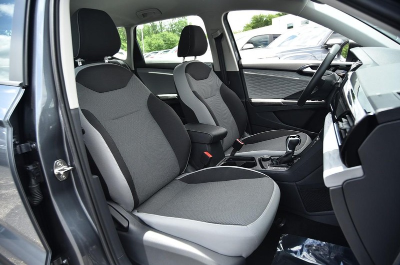 Volkswagen Taos Vehicle Image 22