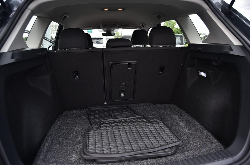 Volkswagen Taos Vehicle Image 24