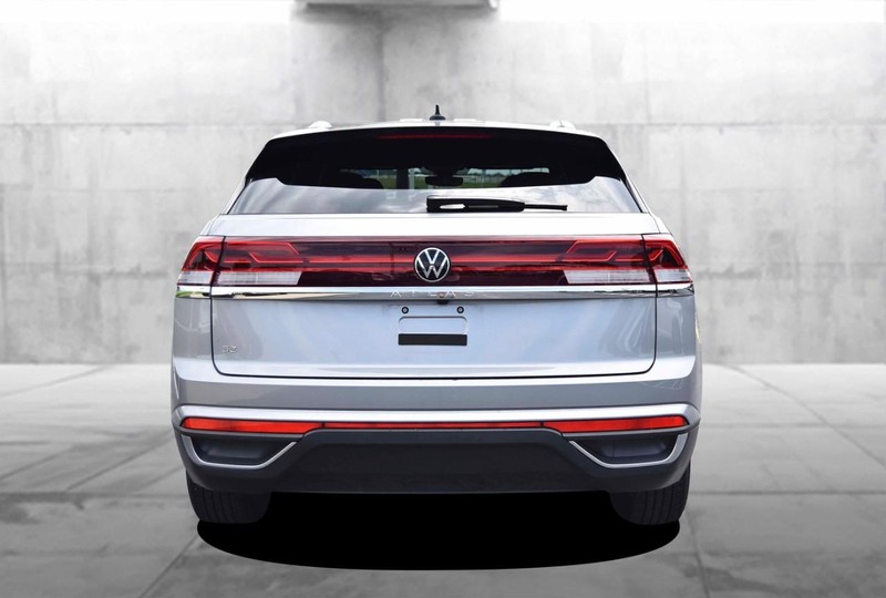 Volkswagen Atlas Cross Sport Vehicle Image 06