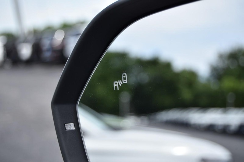 Volkswagen Atlas Cross Sport Vehicle Image 09