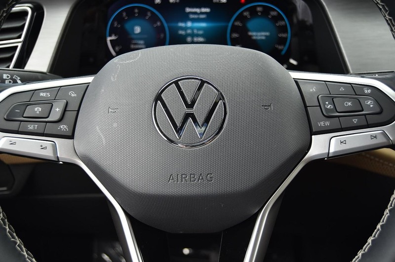 Volkswagen Atlas Cross Sport Vehicle Image 17
