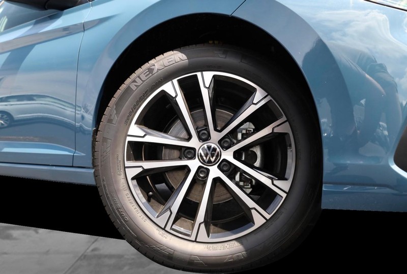 Volkswagen Jetta Vehicle Image 03