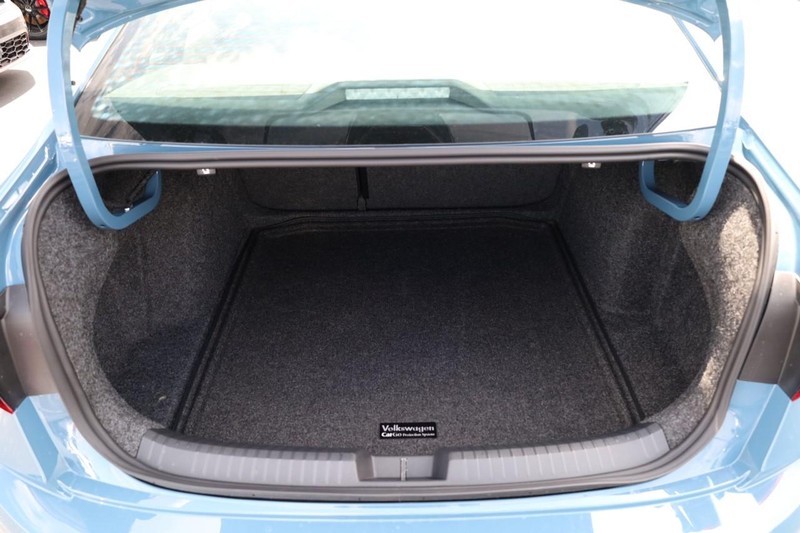 Volkswagen Jetta Vehicle Image 07