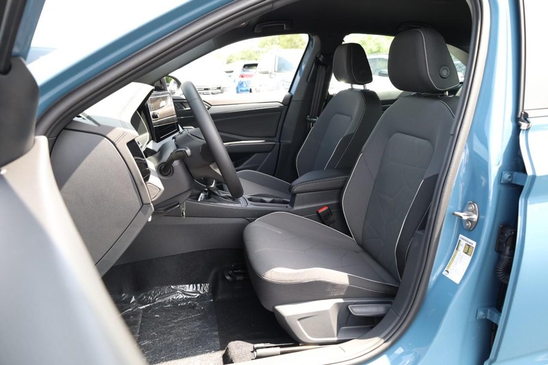 Volkswagen Jetta Vehicle Image 08