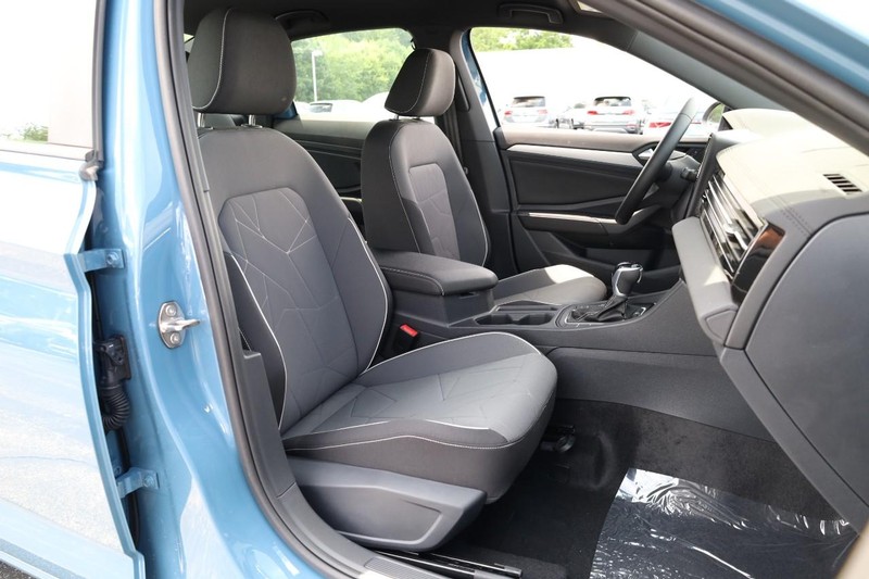Volkswagen Jetta Vehicle Image 24