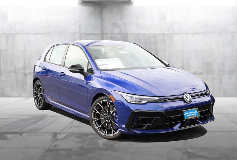 Volkswagen Golf R Vehicle Image 02