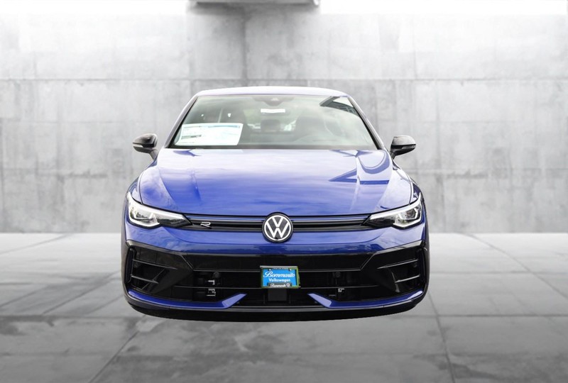 Volkswagen Golf R Vehicle Image 04