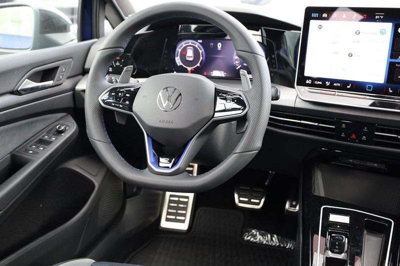 Volkswagen Golf R Vehicle Image 23