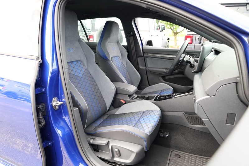 Volkswagen Golf R Vehicle Image 24
