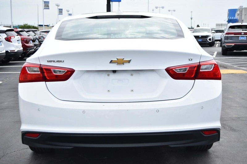 Chevrolet Malibu Vehicle Image 06