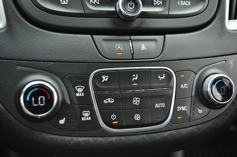 Chevrolet Malibu Vehicle Image 13