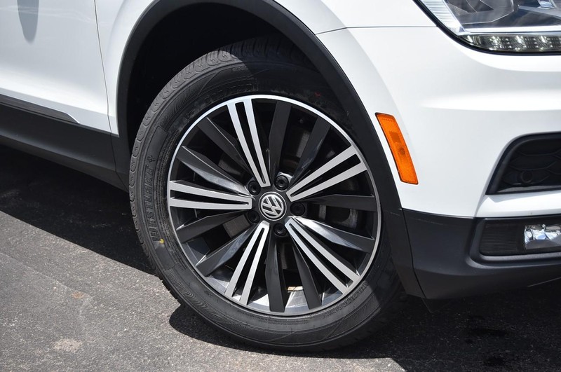 Volkswagen Tiguan Vehicle Image 03