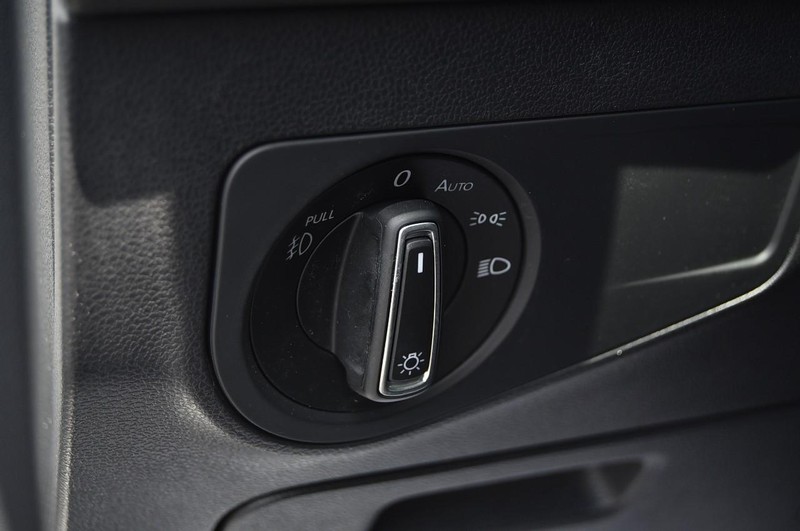 Volkswagen Tiguan Vehicle Image 11