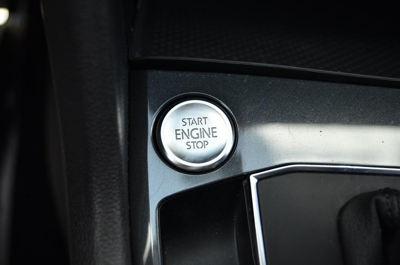 Volkswagen Tiguan Vehicle Image 17