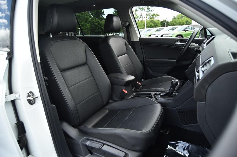 Volkswagen Tiguan Vehicle Image 22