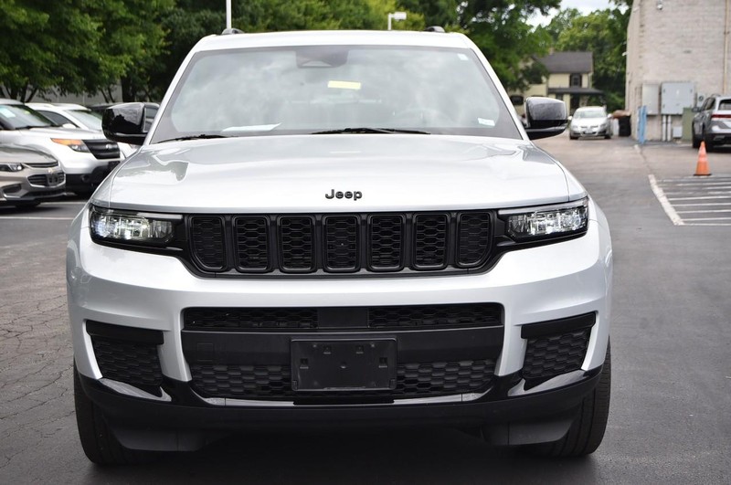 Jeep Grand Cherokee L Vehicle Image 04