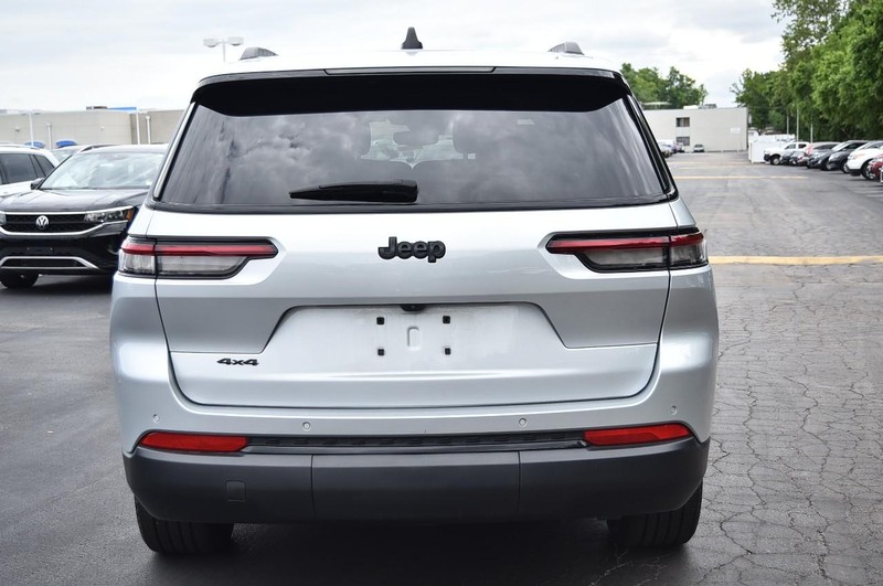 Jeep Grand Cherokee L Vehicle Image 06