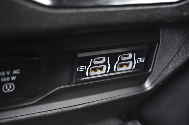 Jeep Grand Cherokee L Vehicle Image 25