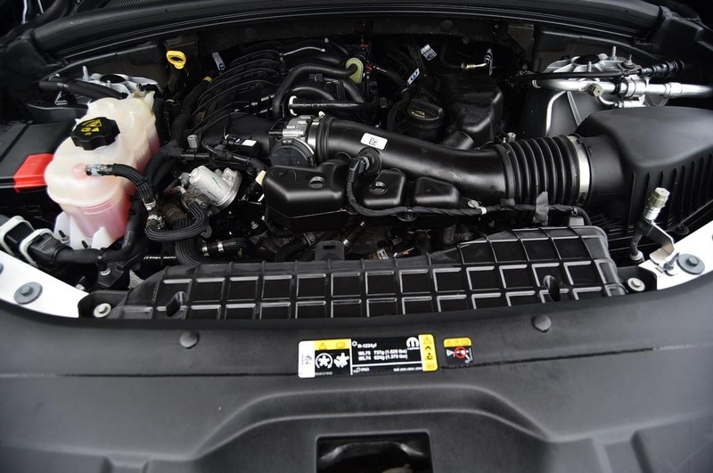 Jeep Grand Cherokee L Vehicle Image 29