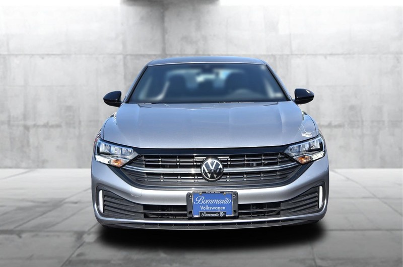Volkswagen Jetta Vehicle Image 04