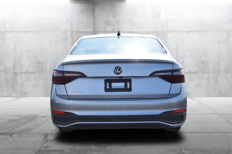 Volkswagen Jetta Vehicle Image 06