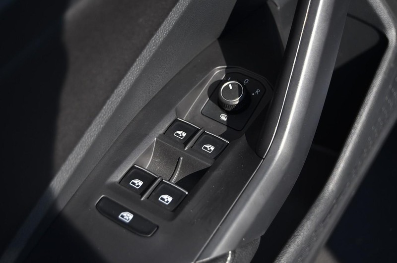 Volkswagen Jetta Vehicle Image 08